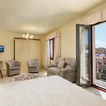 Regina Elena 4*