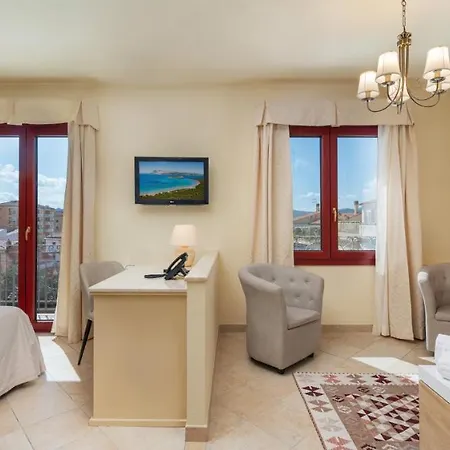 Regina Elena אולביה