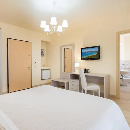 Regina Elena 4* אולביה