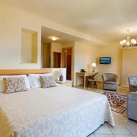 Hotel Regina Elena 4*