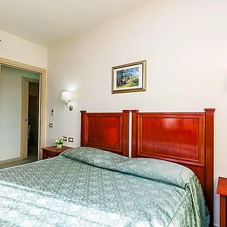 Hotel Regina Elena 4*