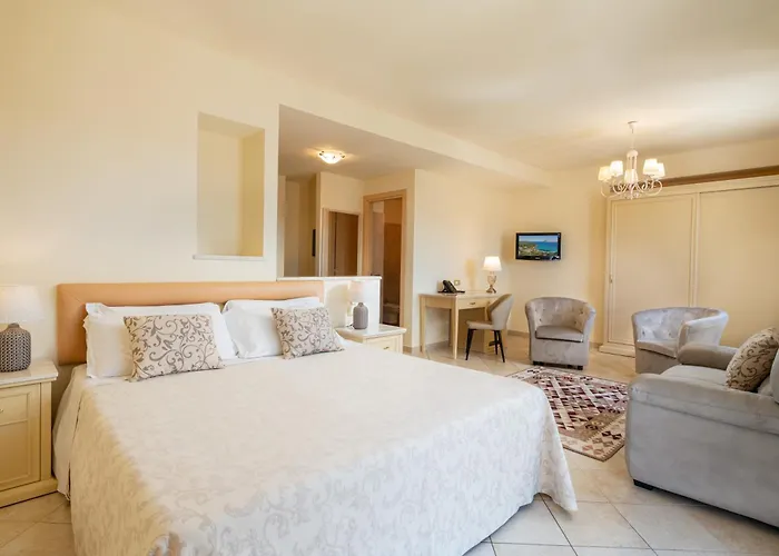 Regina Elena 4* أولبيا